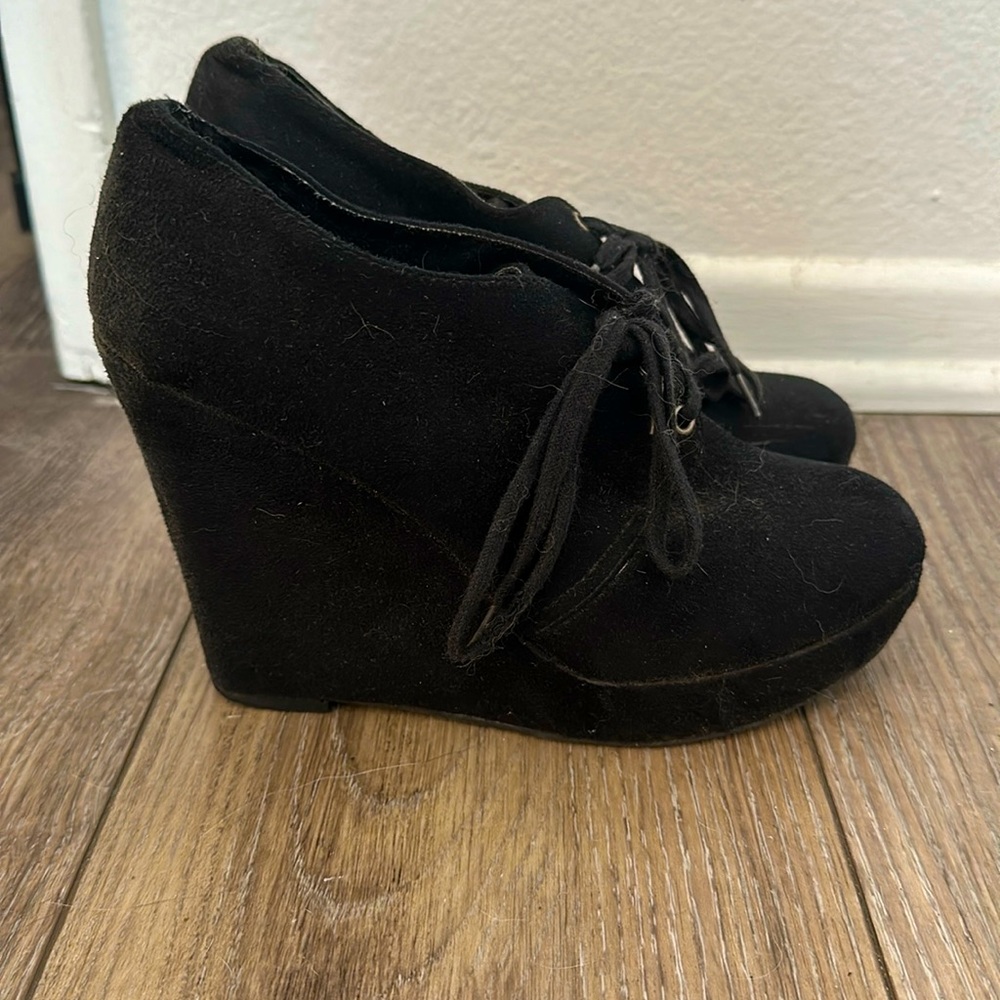 Size 6 black velvet wedge shoe